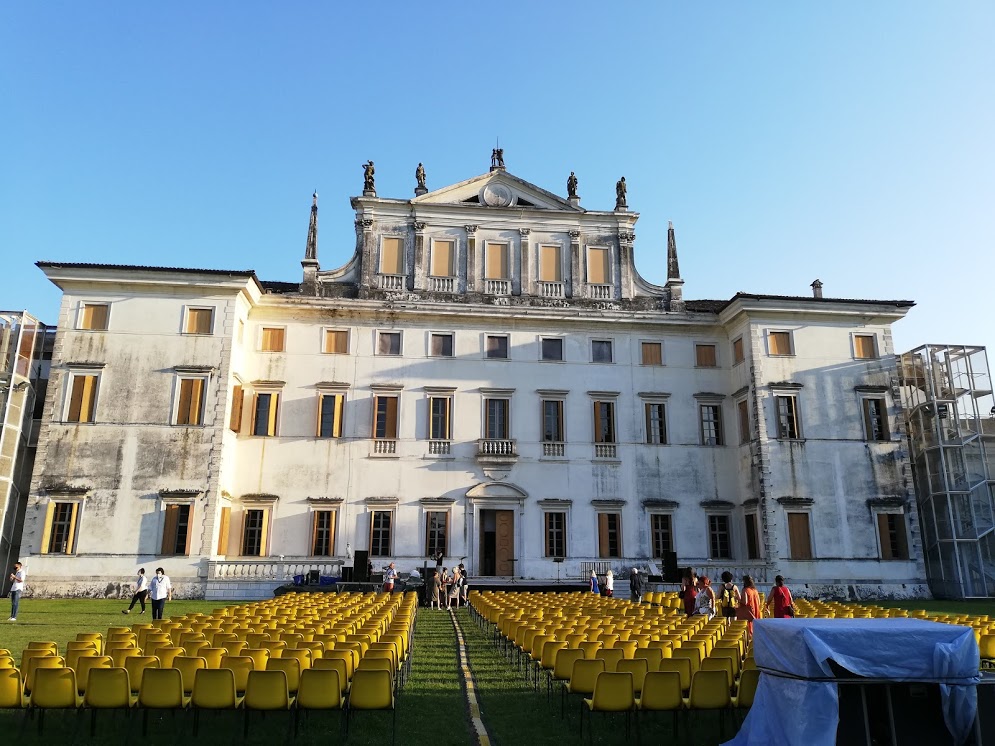 Spettacolo “La Nebbia” a Villa Manin (Passariano – Ud) 8 agosto 2020