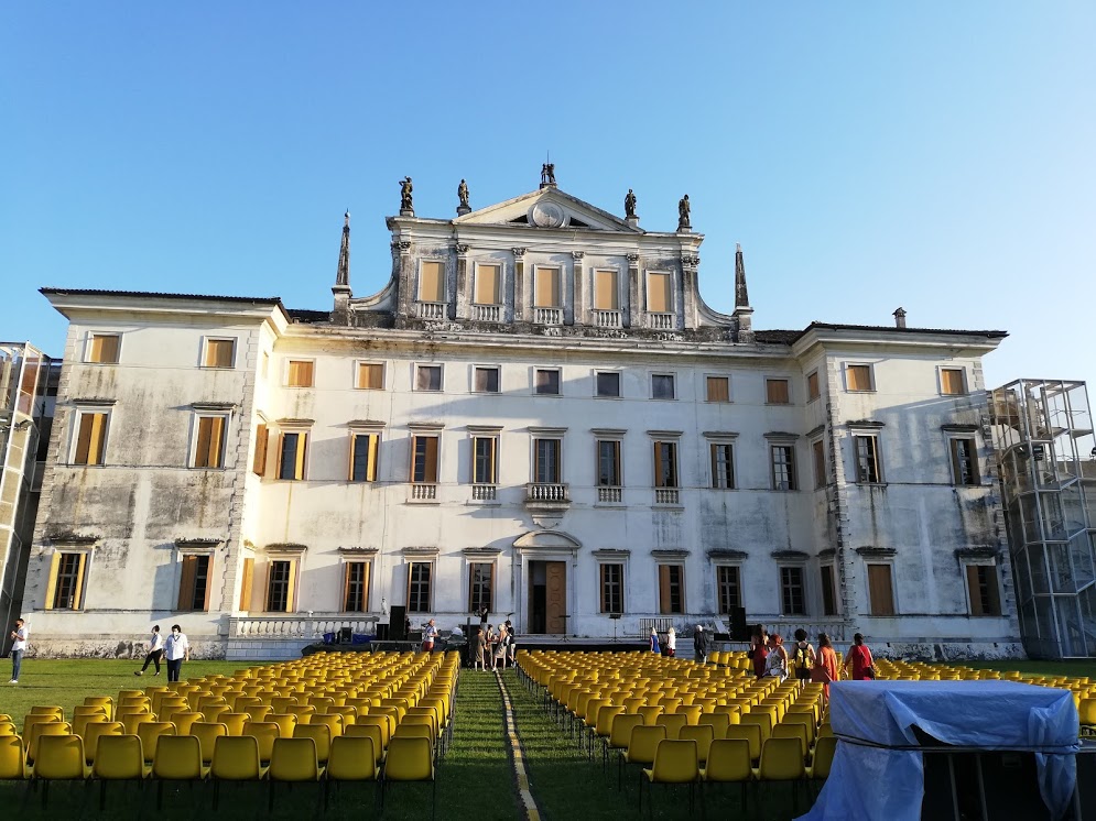 Spettacolo “La Nebbia” a Villa Manin (Passariano – Ud)        8 agosto 2020